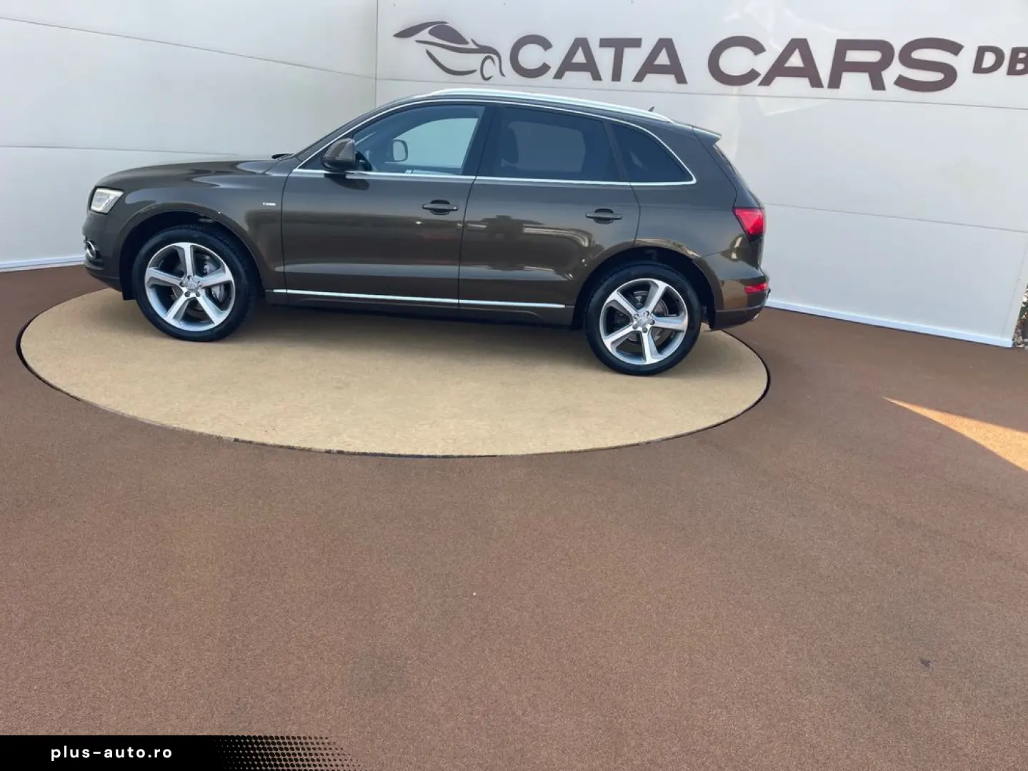 Audi Q5 2.0TDI  177CP  SLINE  BI-Xenon  Panoramic  Camera  K