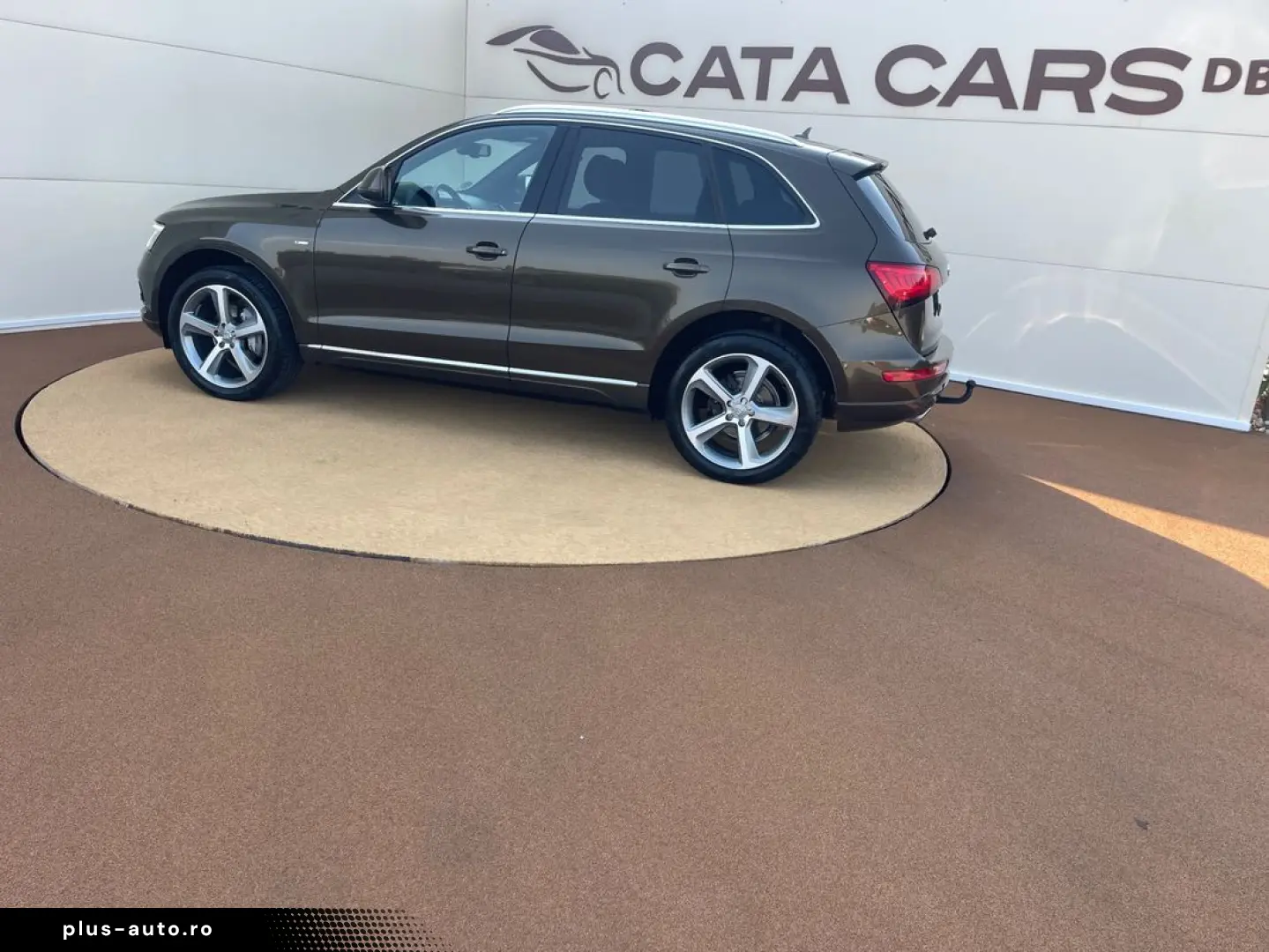 Audi Q5 2.0TDI  177CP  SLINE  BI-Xenon  Panoramic  Camera  K