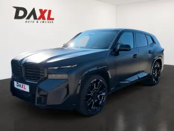 BMW XM 4.4 Label Red