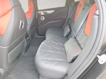 BMW XM 4.4 Label Red