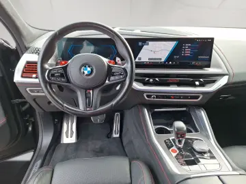 BMW XM 4.4 Label Red
