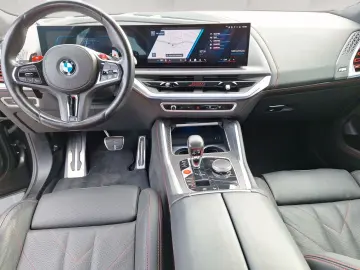 BMW XM 4.4 Label Red