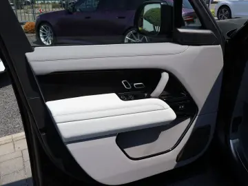 LAND ROVER Range Rover SV INTERPID P615 Pano-TV-Massage