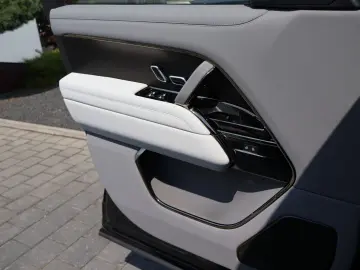 LAND ROVER Range Rover SV INTERPID P615 Pano-TV-Massage