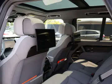 LAND ROVER Range Rover SV INTERPID P615 Pano-TV-Massage