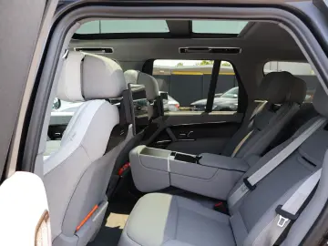 LAND ROVER Range Rover SV INTERPID P615 Pano-TV-Massage