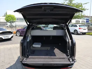 LAND ROVER Range Rover SV INTERPID P615 Pano-TV-Massage