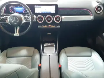 MERCEDES-BENZ GLB 220 4MATIC Night Paket MULTIBEAM Kamera