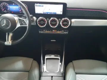 MERCEDES-BENZ GLB 220 4MATIC Night Paket MULTIBEAM Kamera