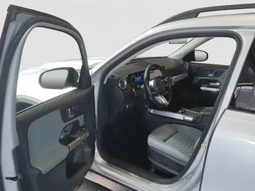 MERCEDES-BENZ GLB 220 4MATIC Night Paket MULTIBEAM Kamera