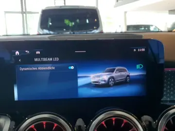 MERCEDES-BENZ GLB 220 4MATIC Night Paket MULTIBEAM Kamera