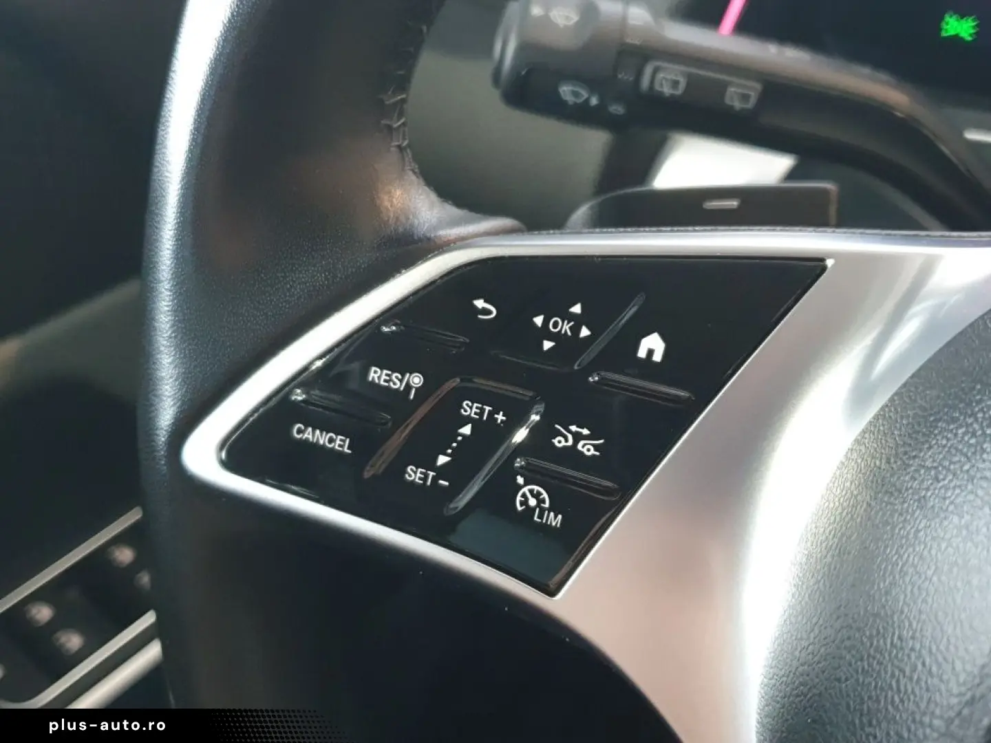 MERCEDES-BENZ GLB 220 4MATIC Night Paket MULTIBEAM Kamera