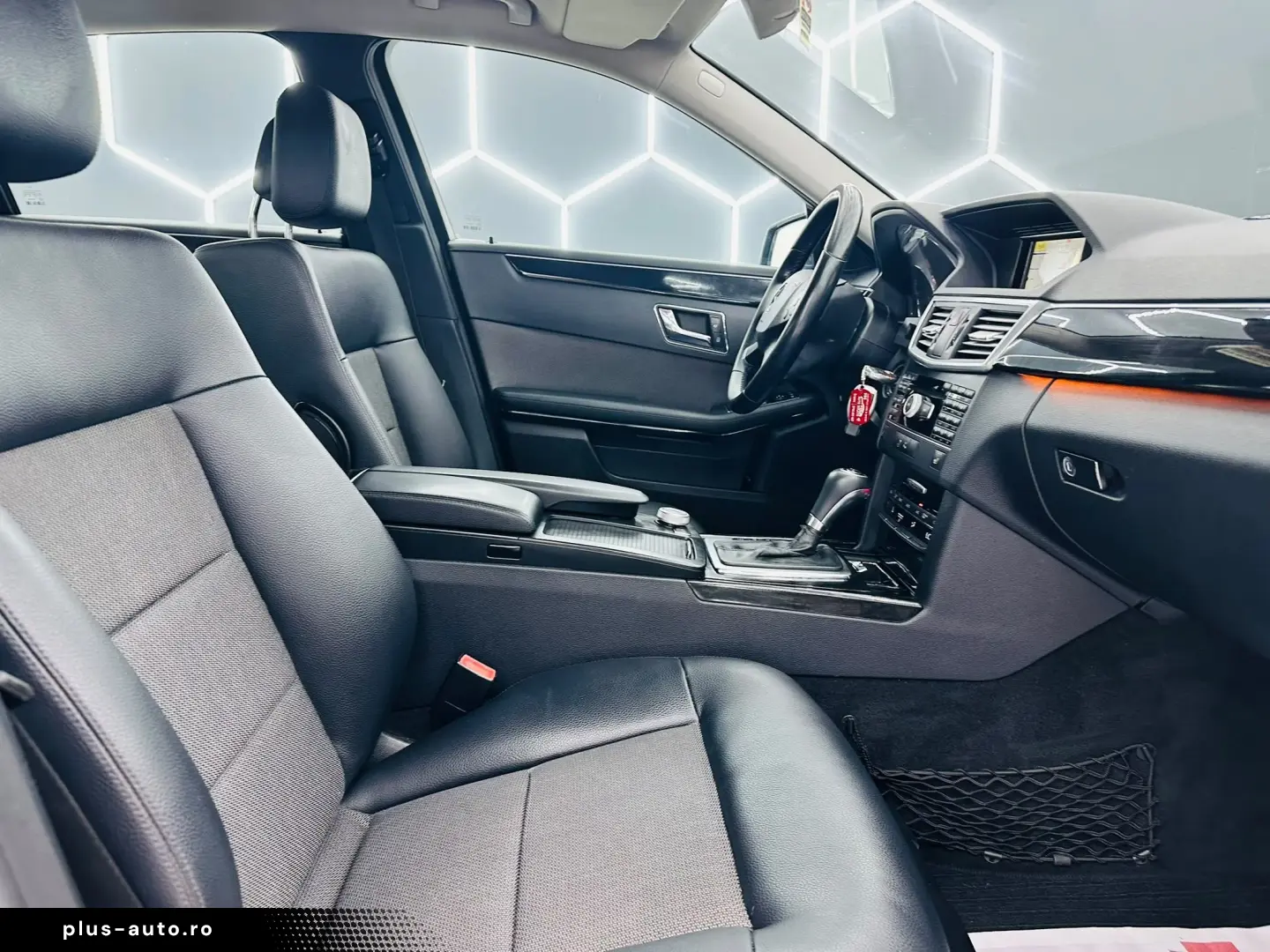 MERCEDESBENZ E 200 2011 2.2D E5 Garantie 12 Luni Rate Avans
