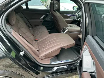 ✨ BMW M760e xDrive   Executive Lounge