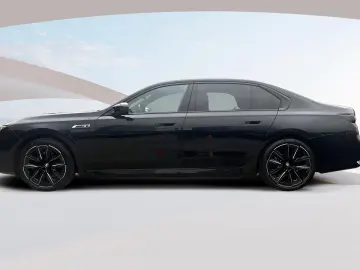 ✨ BMW M760e xDrive   Executive Lounge