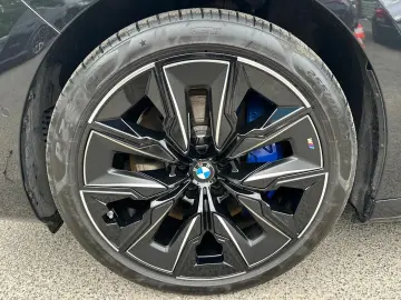 ✨ BMW M760e xDrive   Executive Lounge