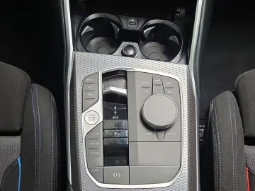 BMW 320i Lim M SPORT AdLED GSD 360  HiFi HUD St Go