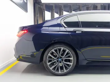 BMW 745 Le XDRIVE