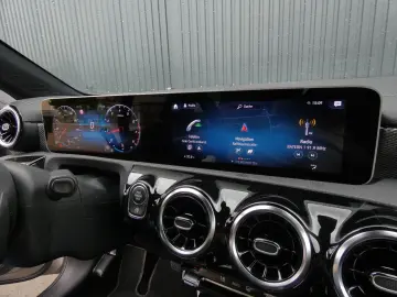 MERCEDES-BENZ CLA 180 Coupe Aut. LED WIDESCREEN