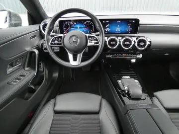 MERCEDES-BENZ CLA 180 Coupe Aut. LED WIDESCREEN