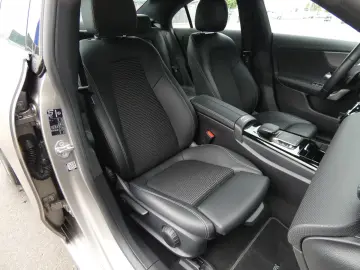MERCEDES-BENZ CLA 180 Coupe Aut. LED WIDESCREEN