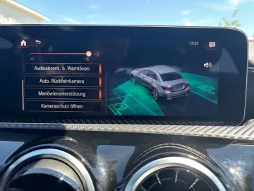 MERCEDES-BENZ A 250 e Limousine MBUX LED