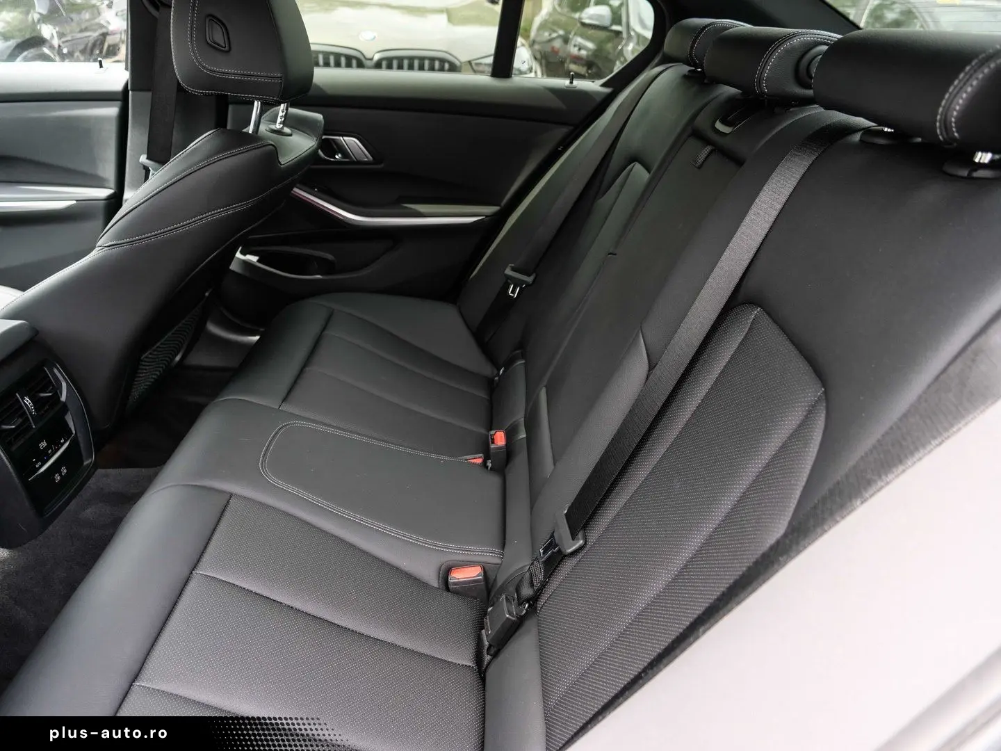 BMW 3 Series 2022 — imagine 10