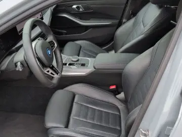 BMW 330e xDrive M-SPORT LivePRO PA  St&Go adaLED SHZ