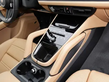 Porsche Cayenne E-Hybrid Black Edition