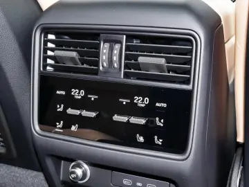 Porsche Cayenne E-Hybrid Black Edition