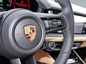 Porsche Cayenne E-Hybrid Black Edition