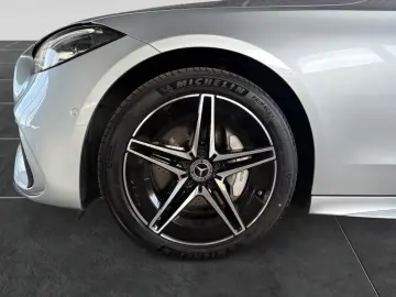 MERCEDES-BENZ C 300e AMG NIGHT LED AMBI  DISTR  PANO 360