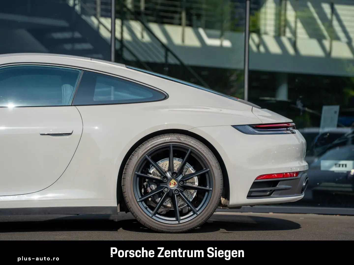 PORSCHE 992 Carrera el.Dach Sportabgas 21-Zoll Memory Ka