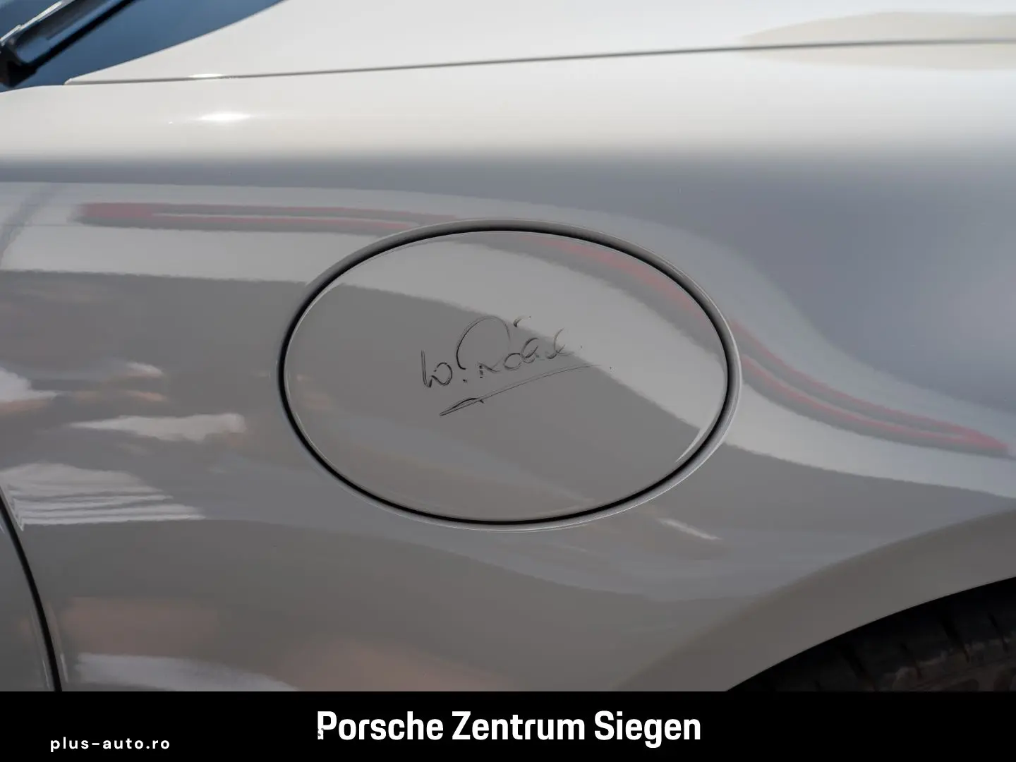 PORSCHE 992 Carrera el.Dach Sportabgas 21-Zoll Memory Ka