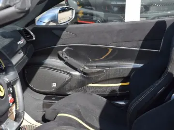 FERRARI 488 Pista Spider  Full Carbon Kamera Alcantar...