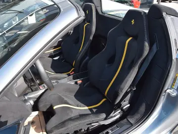 FERRARI 488 Pista Spider  Full Carbon Kamera Alcantar...