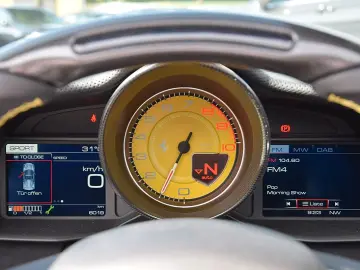 FERRARI 488 Pista Spider  Full Carbon Kamera Alcantar...
