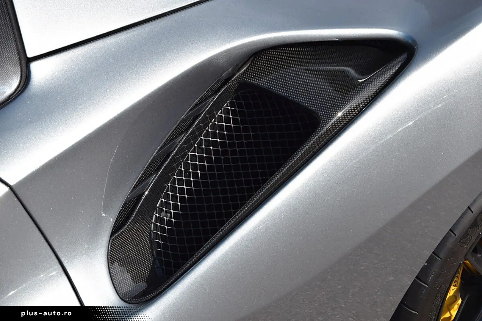 FERRARI 488 Pista Spider  Full Carbon Kamera Alcantar...