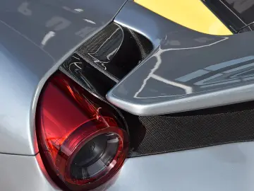 FERRARI 488 Pista Spider  Full Carbon Kamera Alcantar...