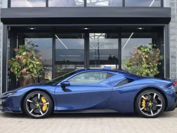 FERRARI SF90 Stradale 4.0 V8   Blu Tour de France  Carbo