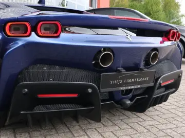 FERRARI SF90 Stradale 4.0 V8   Blu Tour de France  Carbo
