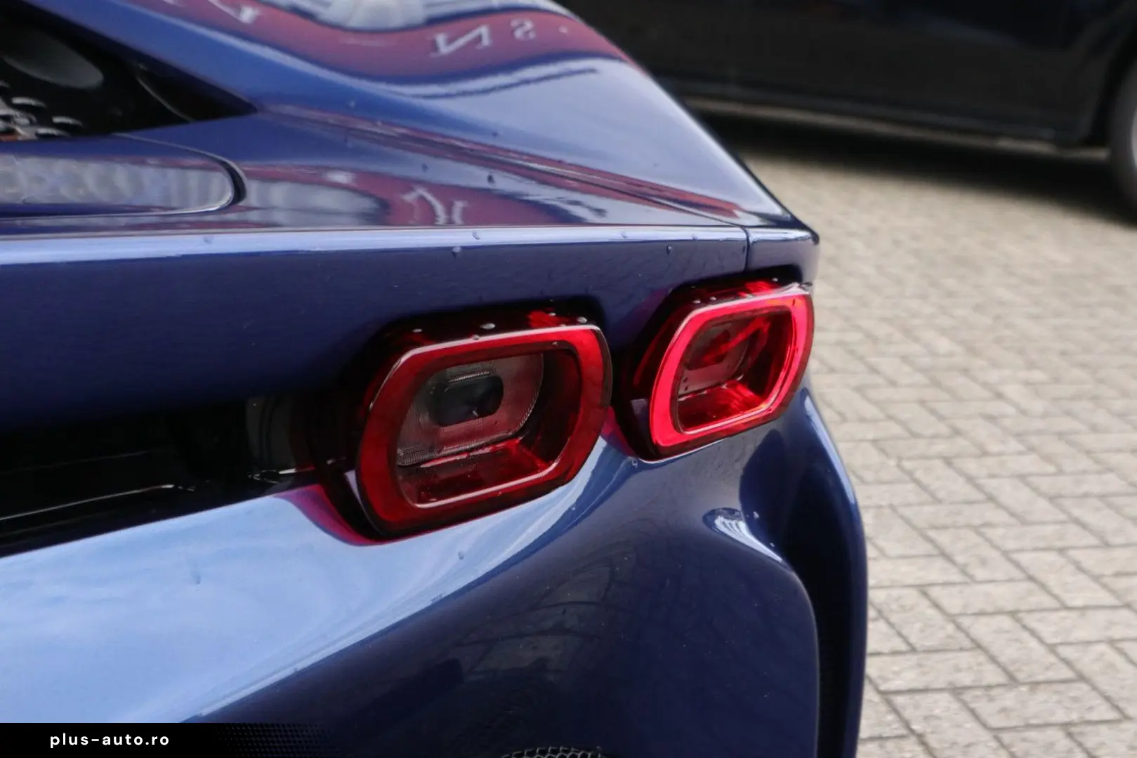 FERRARI SF90 Stradale 4.0 V8   Blu Tour de France  Carbo