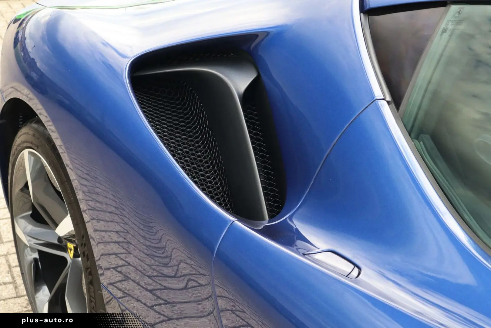 FERRARI SF90 Stradale 4.0 V8   Blu Tour de France  Carbo