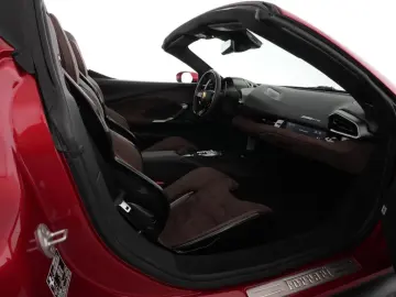 FERRARI 296 GTS ACC AUT Alcant. LM PDC SoundSys SportS.