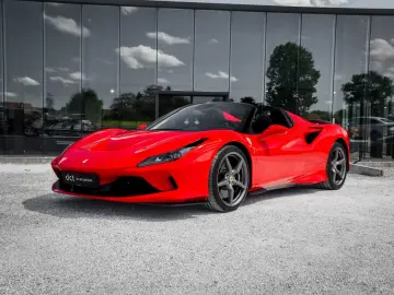 FERRARI F8 SPIDER 3.9 V8 Only 9500 KM! Extended Warranty