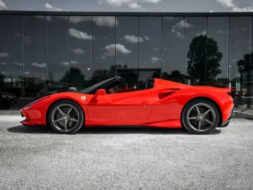 FERRARI F8 SPIDER 3.9 V8 Only 9500 KM! Extended Warranty
