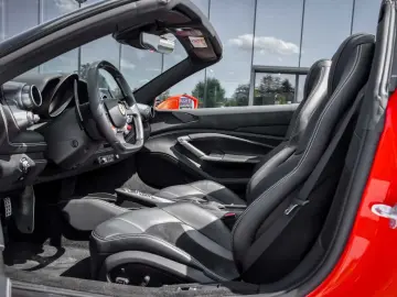 FERRARI F8 SPIDER 3.9 V8 Only 9500 KM! Extended Warranty