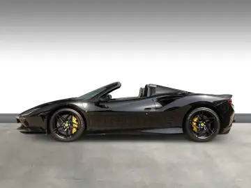 FERRARI F 8 Spider   Carbon   Racing Sitz  Carplay