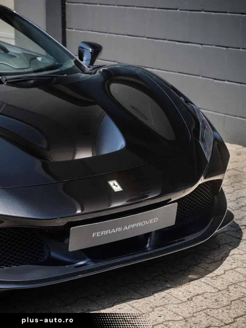 FERRARI F 8 Spider   Carbon   Racing Sitz  Carplay