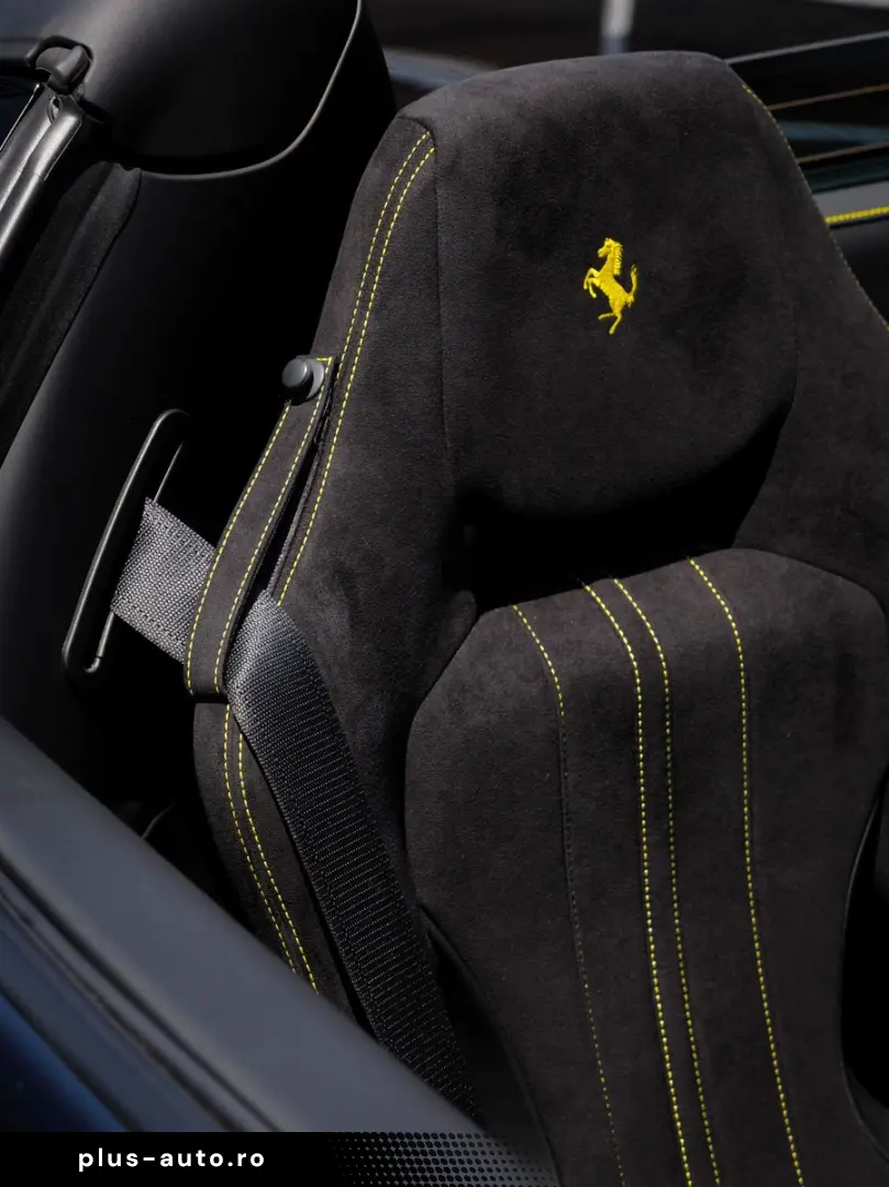 FERRARI F 8 Spider   Carbon   Racing Sitz  Carplay